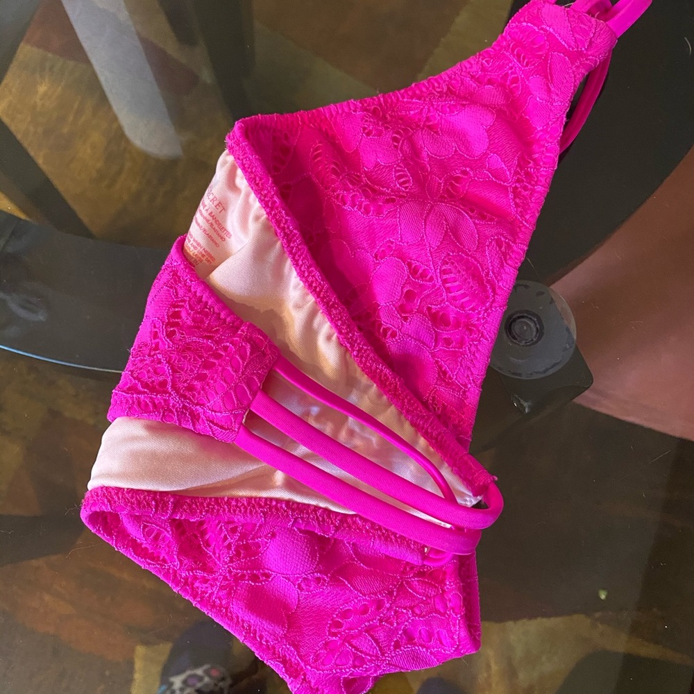Bikini - Picture 5 of 5